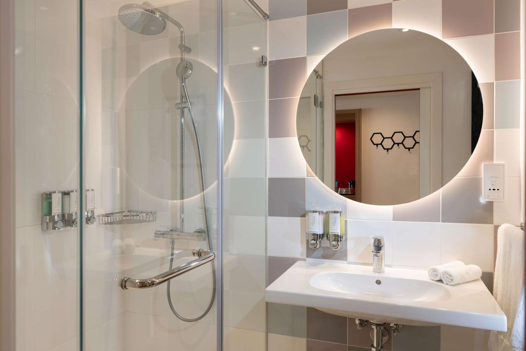 Hampton By Hilton Budapest City Centre Esterno foto